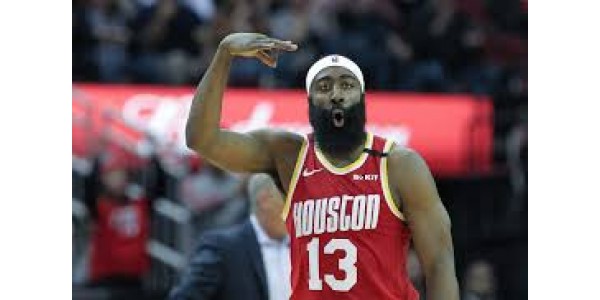 I commenti su Twitter di Harden suscitano polemiche